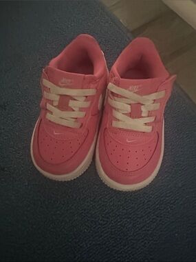 Nike Kids Pink & White Low-Top Sneakers